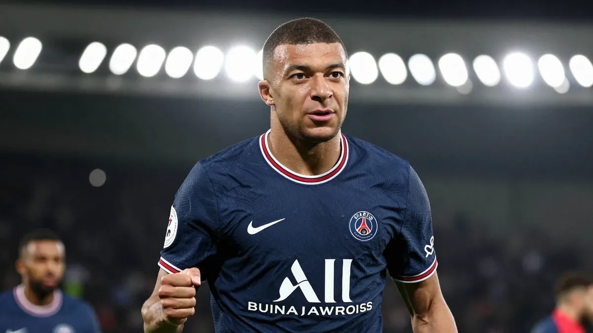 À la mi-temps, Paris FC mène 1-0 contre Nice en Ligue 1 grâce à un penalty de Lassine Sinayoko validé par la VAR au Stade...