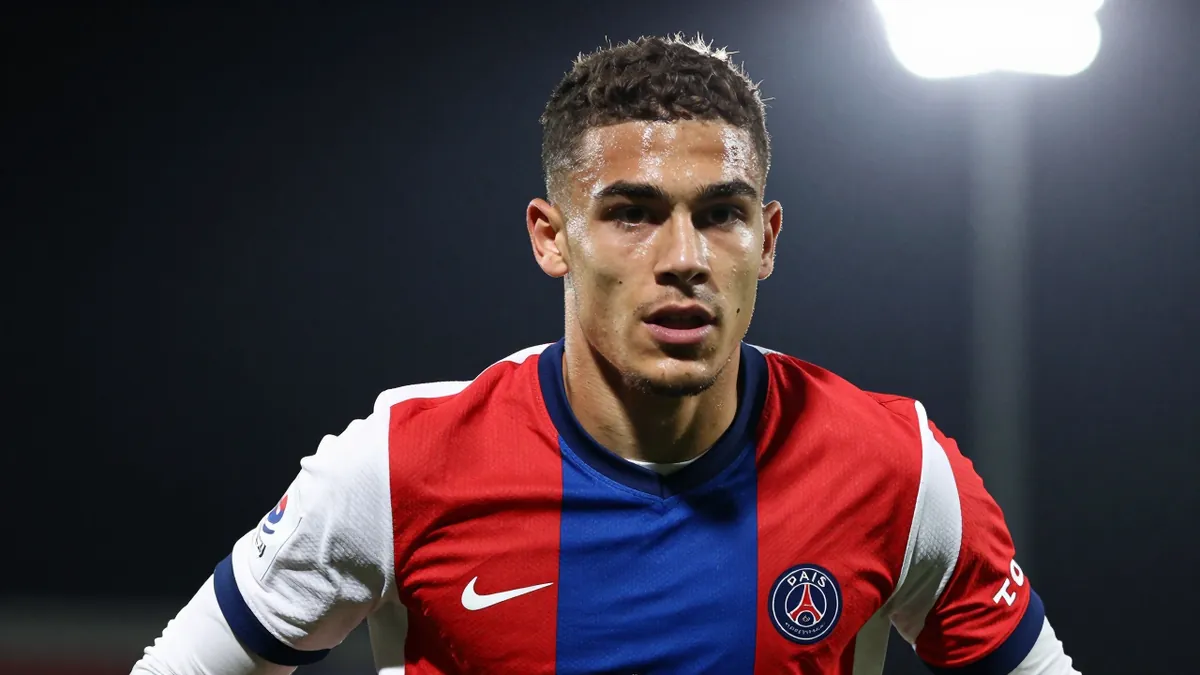 Le Paris FC s'offre Mika Godts pour 55 millions d'euros