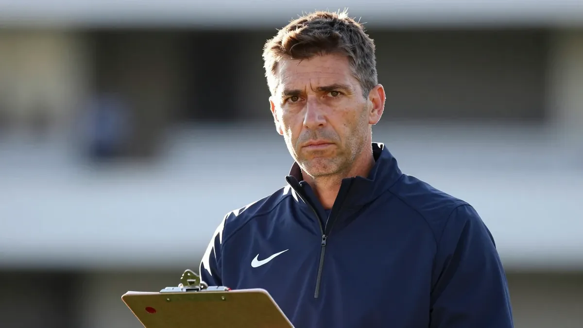 Paris FC, deuxième en Ligue 1, renforce son projet de stabilité avec les arrivées de l'entraîneur Liam Rosenior et du...