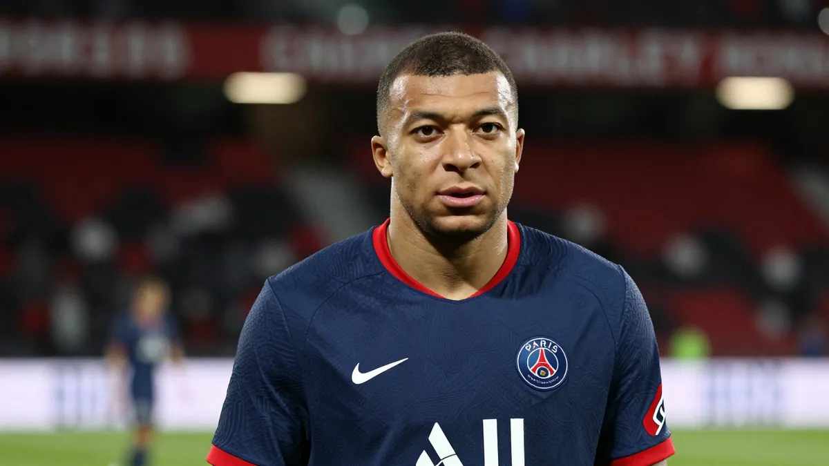 Mercato : Paris FC, Ilan Kebbal reste ou part pour un nouveau défi ?