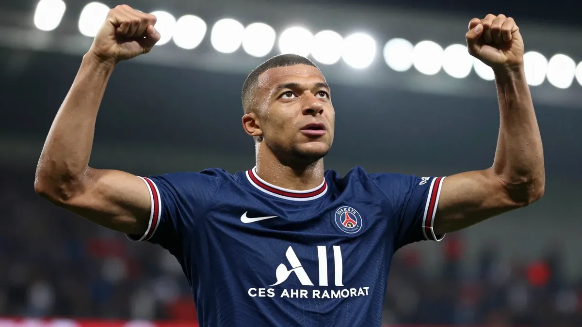 Lassine Sinayoko scored from the spot to give Paris FC their first Ligue 1 win of the season, a 3-0 victory over Nice...