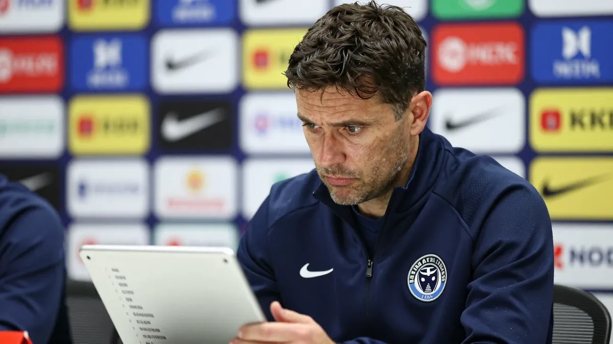 Paris FC's Brazilian defender Otavio is a doubt for the trip to Marseille with a thigh issue picked up against Nice...